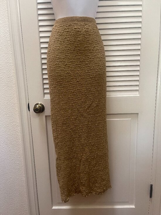 Princess Polly Dresses & Skirts - Princess Polly Beige Textured Shirred Maxi Skirt US 4